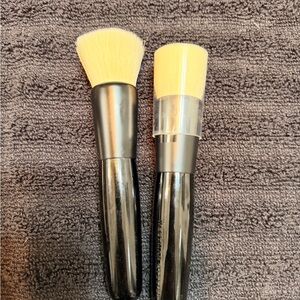 Westman Atelier Blender Brush (1) - Black and Cream